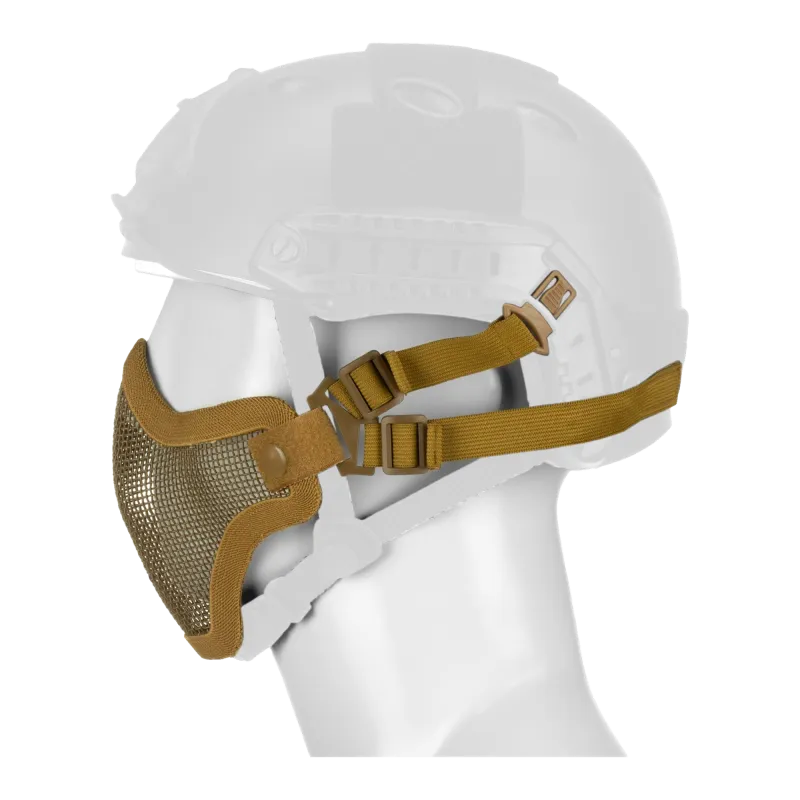 Masque grillagé Invader Gear Fast tan fixé sur un casque FAST, vue de profil des sangles