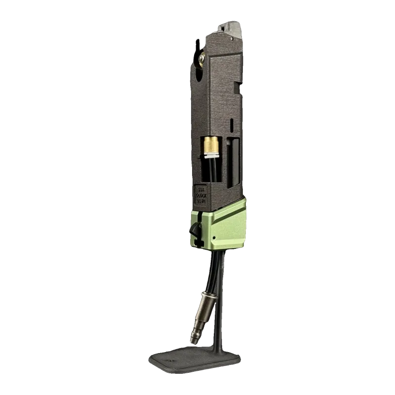 Adaptateur HPA Airtac T1P Glock/AAP-01 vert sur support, fenêtre de cartouche et raccord US