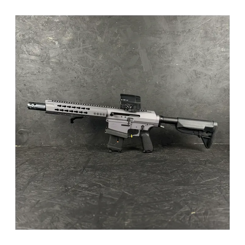 Réplique Wolverine Gen 12 équipée de l'adaptateur Airtac M4, vue de profil