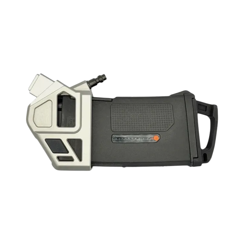 Adaptateur HPA Airtac T1P CNC Angled silver monté sur un chargeur M4