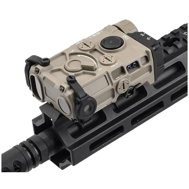 Boîtier de batterie Wadsn tan type MAWL-C+ monté sur garde-main M-LOK
