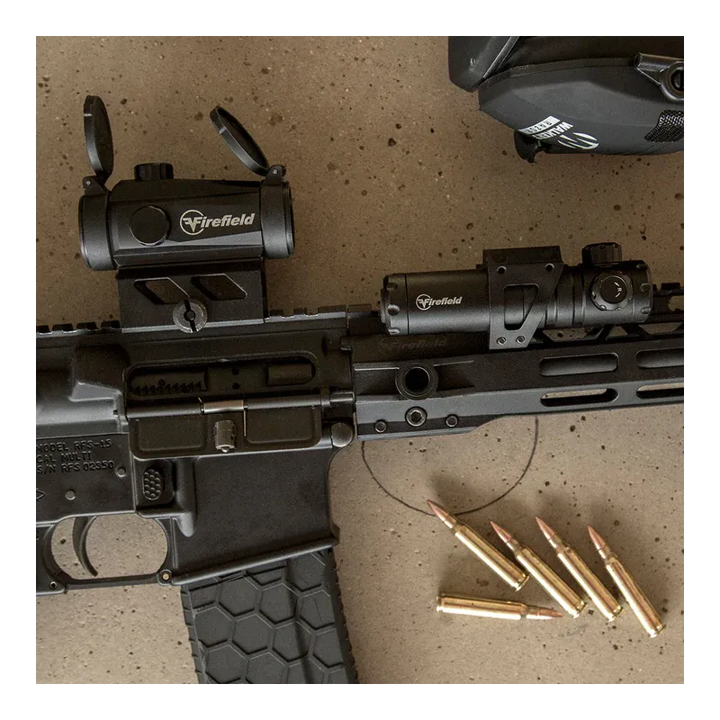 Viseur point rouge Firefield Impulse 1x22 Compact monté sur une carabine type AR-15, vue de dessus