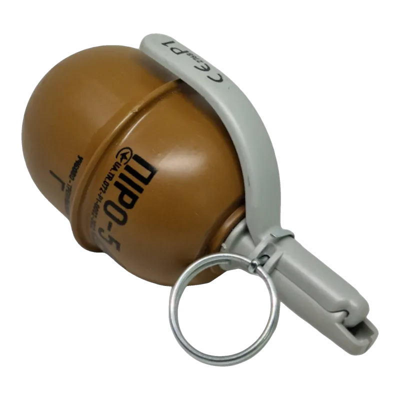 Grenade Pyrosoft PIRO-5G couchée, marquage ПІРО-5, levier et anneau