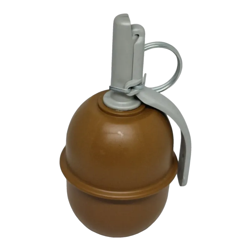 Grenade Pyrosoft PIRO-5G, vue de trois quarts côté levier gris et anneau de goupille