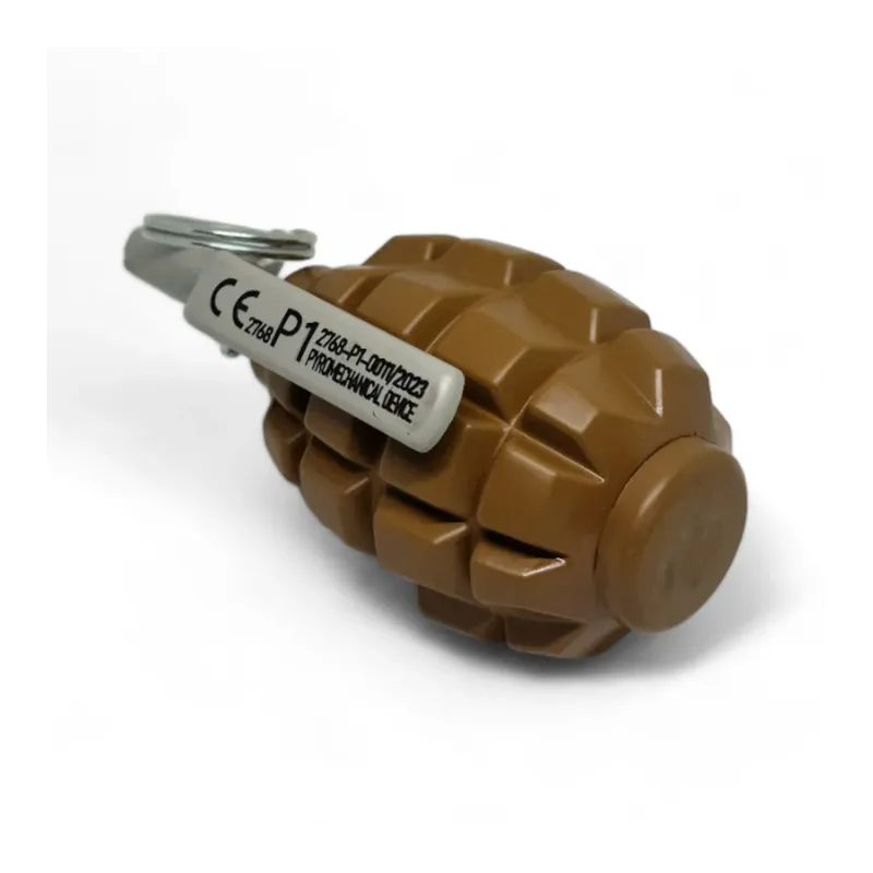 Grenade Pyrosoft PIRO-F1-G, gros plan sur le marquage CE P1 du levier et le culot