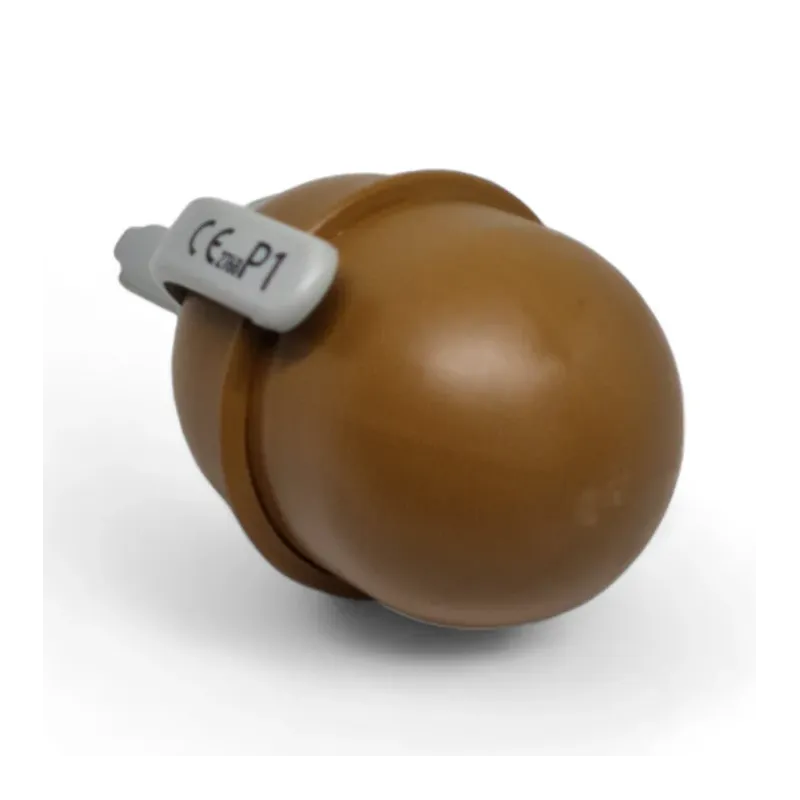 Grenade Pyrosoft PIRO-5G vue côté culot, extrémité du levier marquée CE P1
