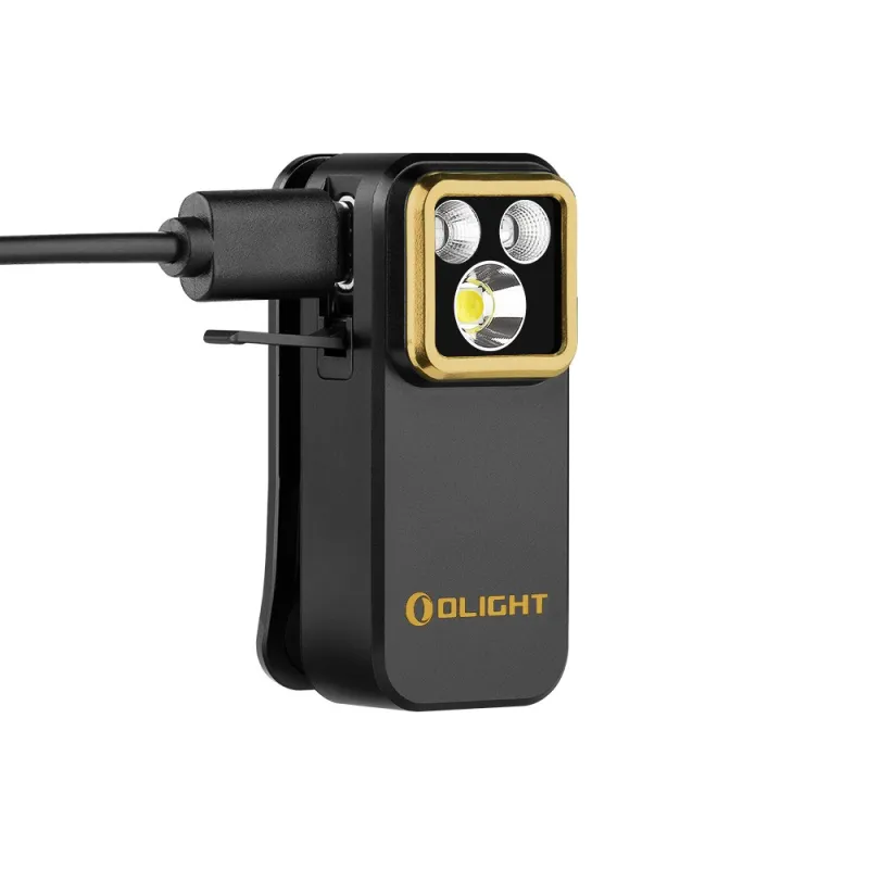Olight Oclip Pro S noire en charge, câble USB-C branché sur le côté