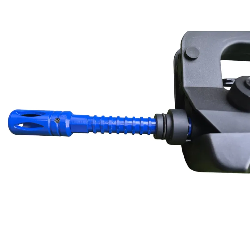 FAMAS F1 MI Cybergun, détail du canon et du cache-flamme bleus