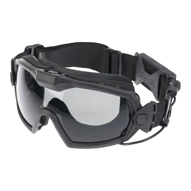 Lunettes de protection FMA avec ventilateur noires, vue de trois quarts avant droite avec sangle