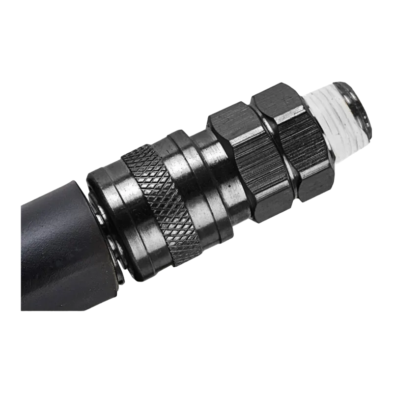 Coupleur régulateur 1/8 NPT branché sur la ligne HPA Balystik UE, gros plan
