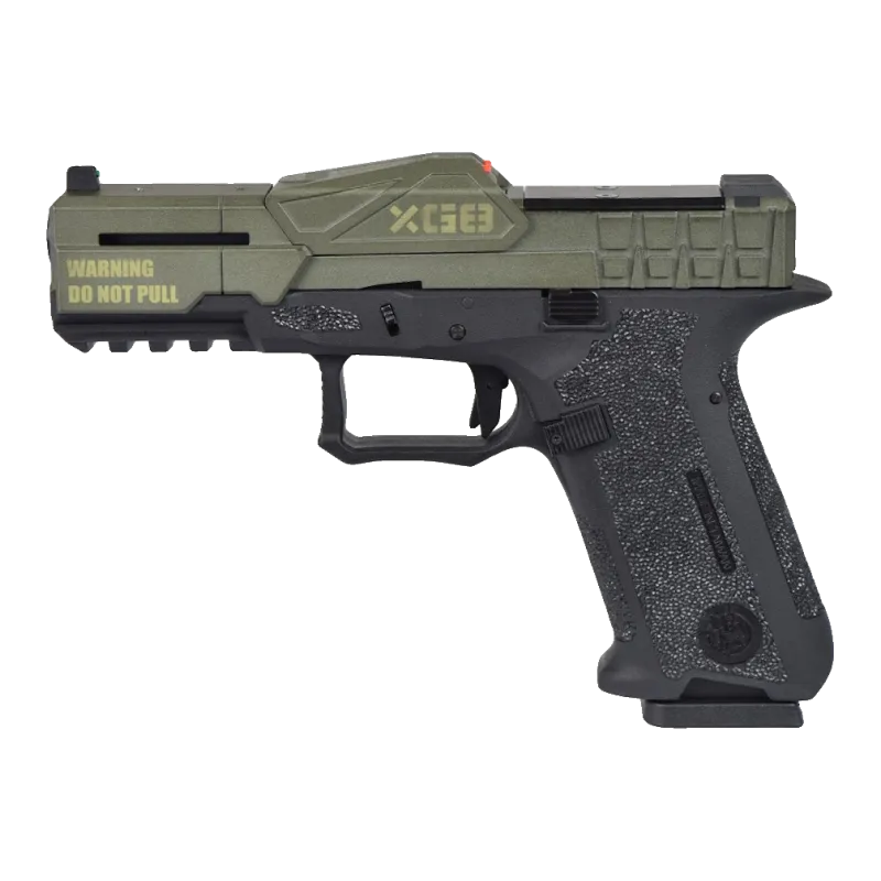 Pistolet GBB Poseidon x CSI XO-P1 noir et vert, profil gauche avec talon de chargeur plat
