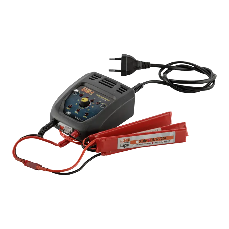 Chargeur BO Manufacture BO4 Pro branché sur une batterie LiPo 7,4 V BO