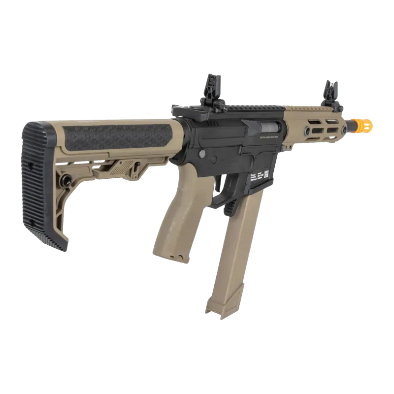 Specna Arms SA-FX01 Flex HAL ETU bi-ton noir et tan, vue de trois quarts arrière avec crosse tan