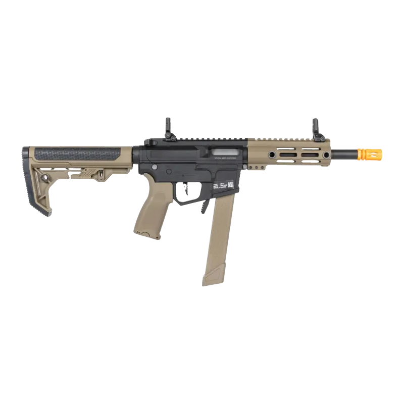 Specna Arms SA-FX01 Flex HAL ETU bi-ton noir et tan, vue de trois quarts avec mires rabattables