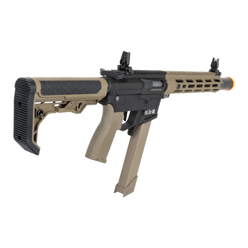 Specna Arms SA-FX02 Flex HAL ETU bi-ton noir et tan, vue de trois quarts avec mires rabattables