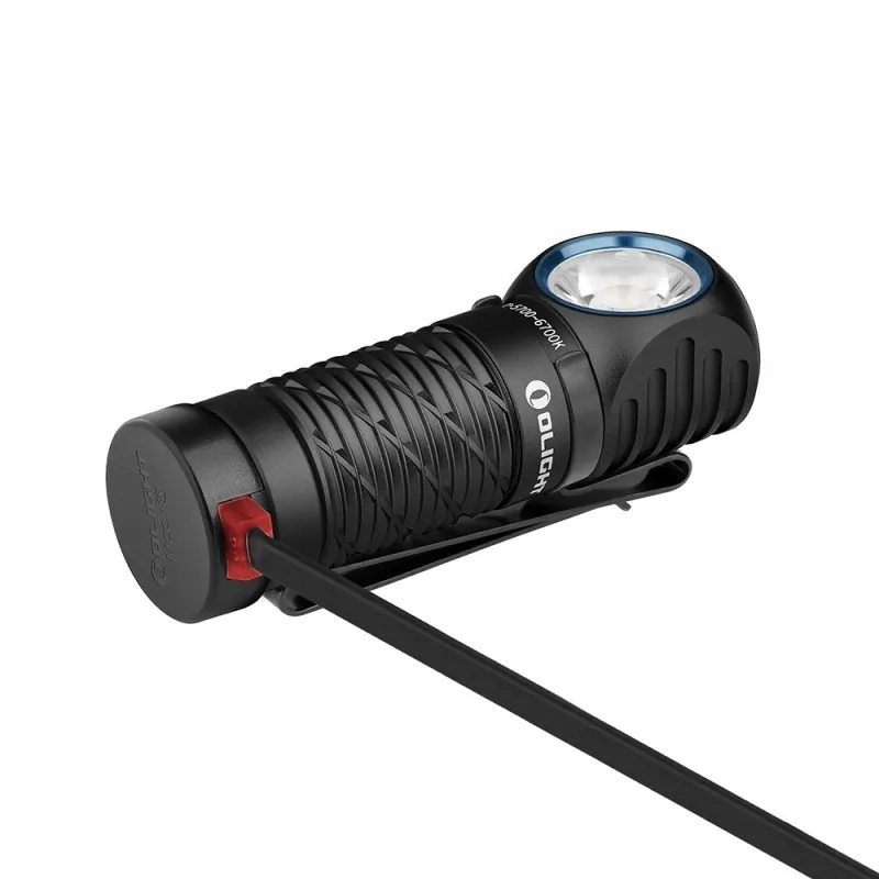 Olight Perun 2 Mini noire en charge avec son câble magnétique