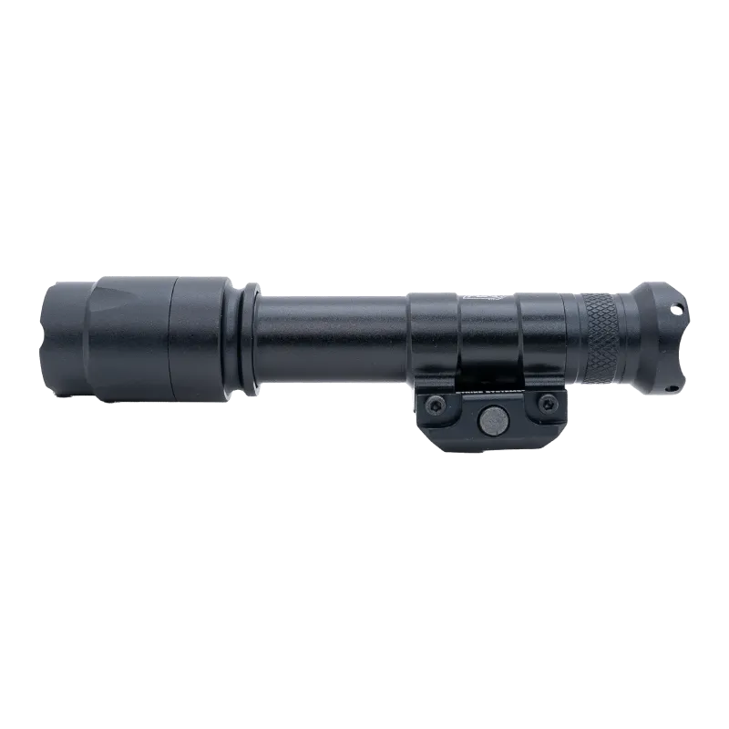 Lampe ASG Strike Systems WL1080 noire, vue de profil côté fixation marquée Strike Systems