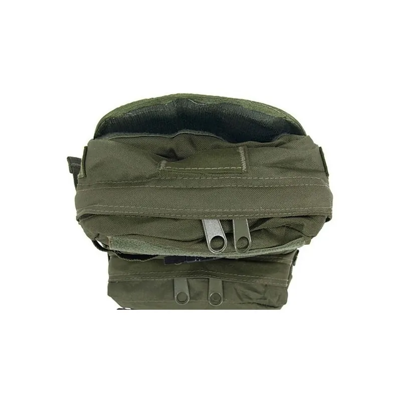Sac d'hydratation MOLLE 8Fields olive, vue du dessus avec compartiment entrouvert