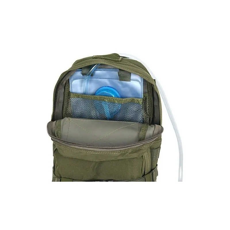 Sac d'hydratation MOLLE 8Fields olive, compartiment ouvert sur la poche à eau
