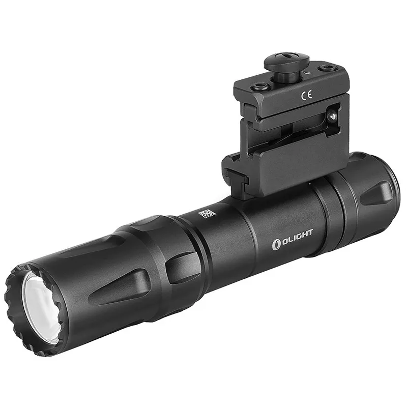 Lampe tactique Olight Odin noire, vue de trois quarts de l'embase Picatinny