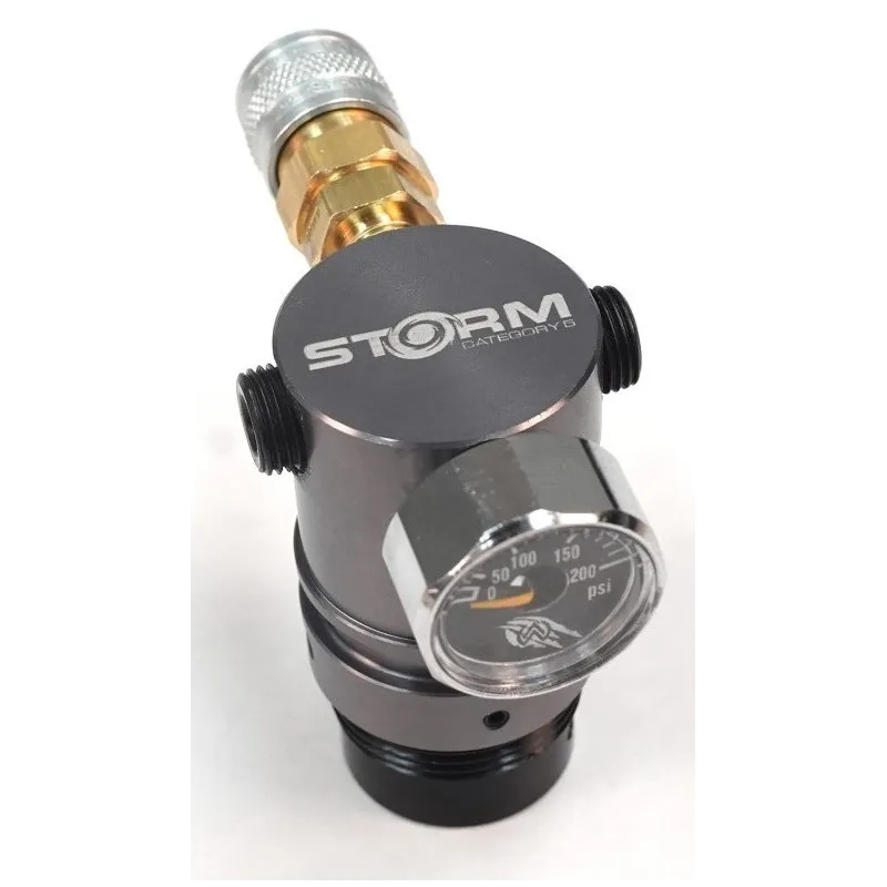 Régulateur HPA Wolverine Storm catégorie 5, vue plongeante sur le marquage Storm