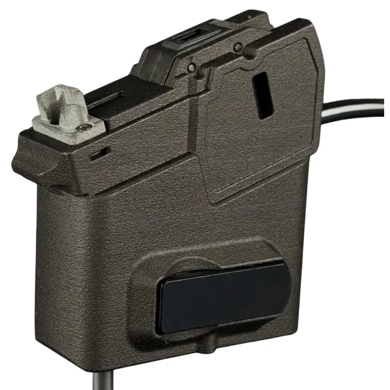 Adaptateur HPA Airtac noir pour Saiga-12K avec valve TM installée, vue de trois quarts